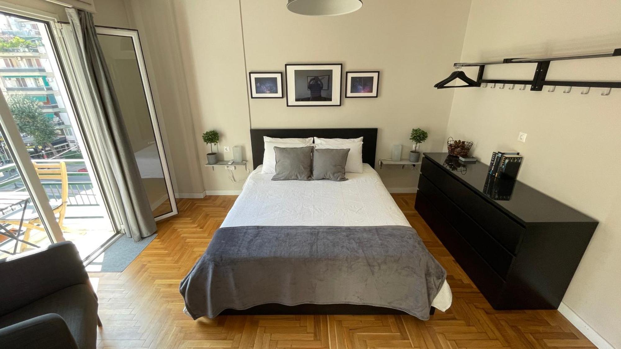 4 Newly Renovated Charming Apartments Steps From Panormou Metro Station 아테네 객실 사진