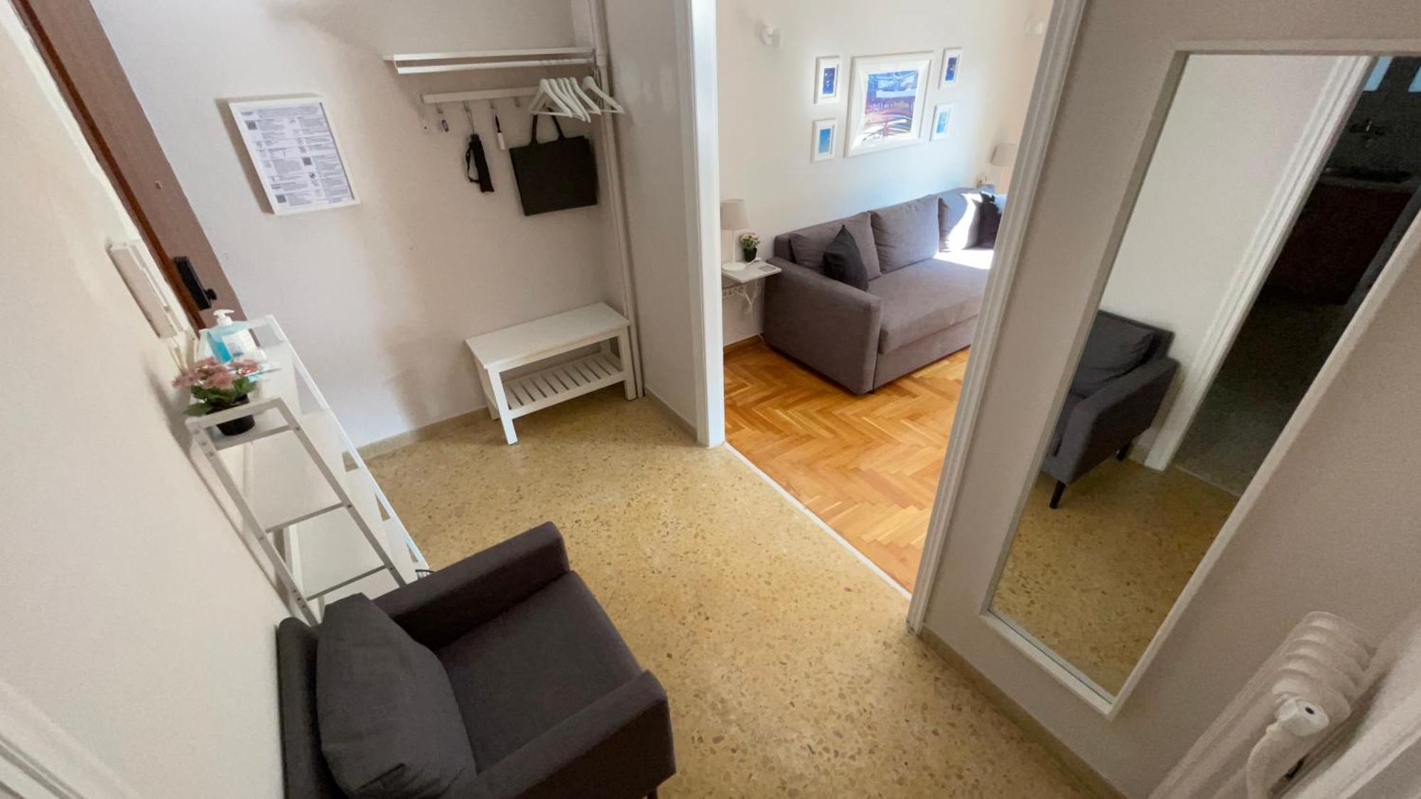 4 Newly Renovated Charming Apartments Steps From Panormou Metro Station 아테네 객실 사진